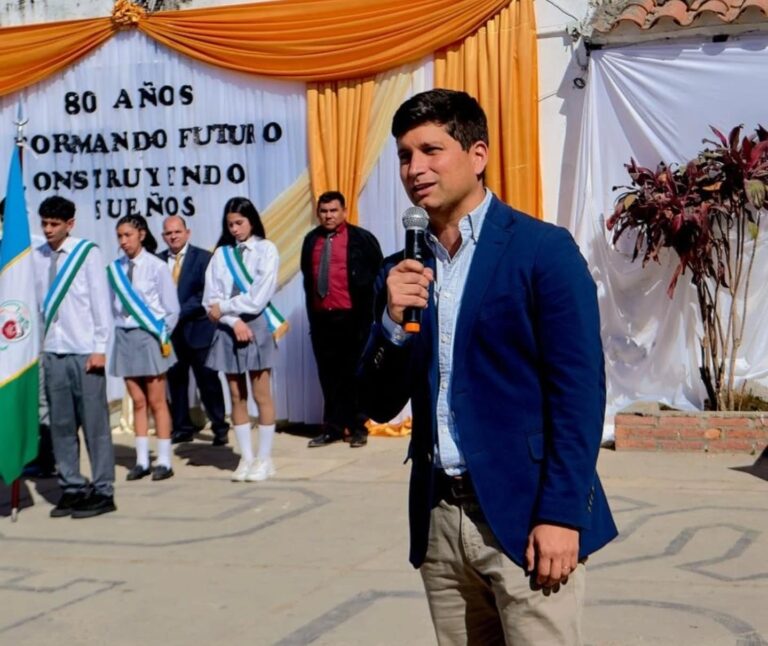 EL INTENDENTE BALTASAR LARA GROS. EN EL 80° ANIVERSARIO DE LA TÉCNICA 3104